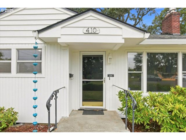 410 E FAIRFIELD St, Gladstone, OR 97027