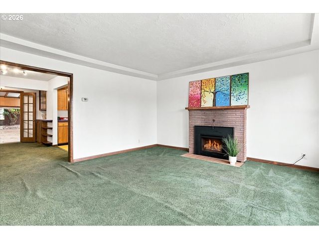 410 E FAIRFIELD St, Gladstone, OR 97027
