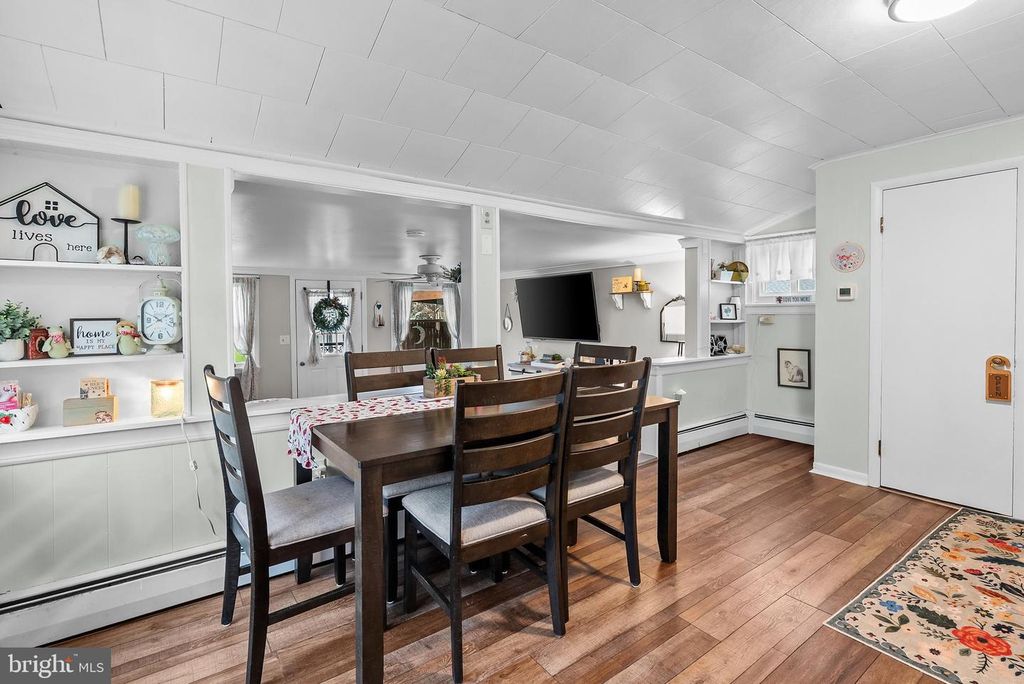 Image 13 of property listing at 14545 BARKDOLL RD, Hagerstown, MD 21742