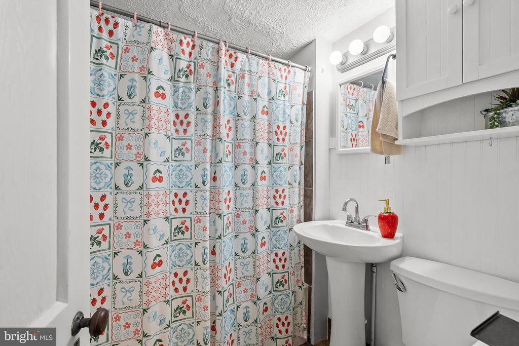 Image 21 of property listing at 14545 BARKDOLL RD, Hagerstown, MD 21742
