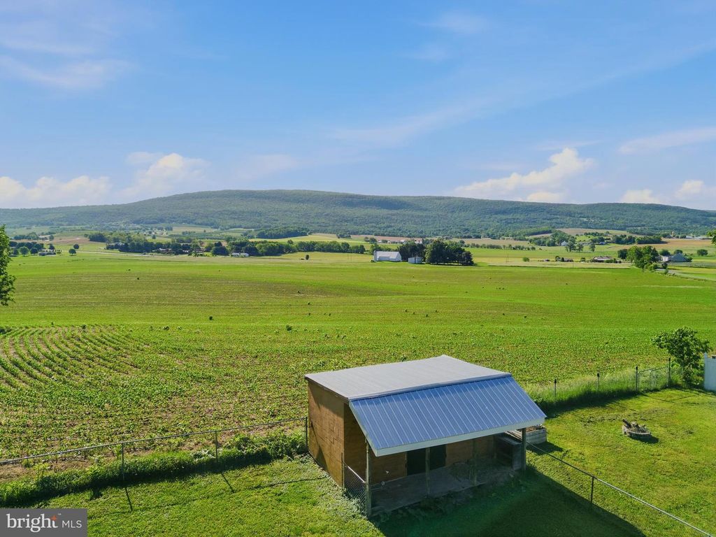Image 43 of property listing at 14545 BARKDOLL RD, Hagerstown, MD 21742