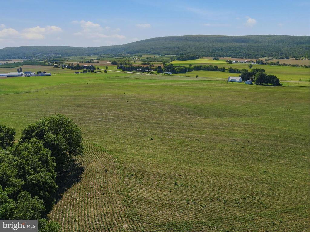 Image 51 of property listing at 14545 BARKDOLL RD, Hagerstown, MD 21742