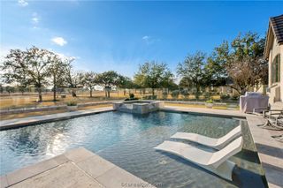 4711 Miramont Circle, Bryan, TX 77802