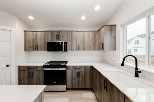 10485 W Tinder St, Star, ID 83669