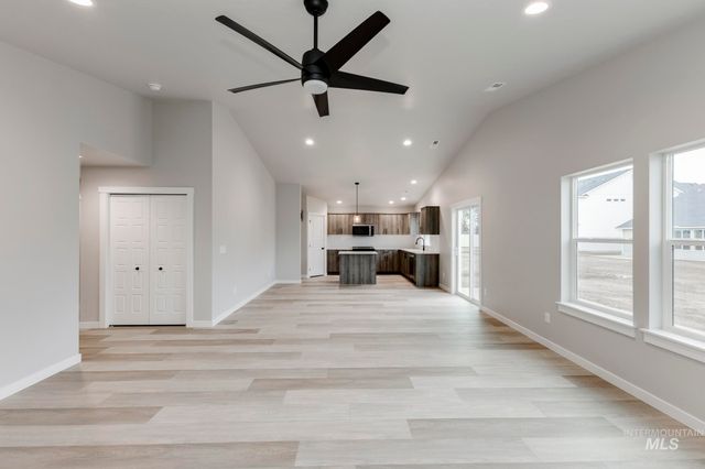 10485 W Tinder St, Star, ID 83669