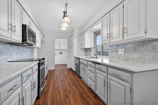 6736 Dorsett Drive, Bartlesville, OK 74006