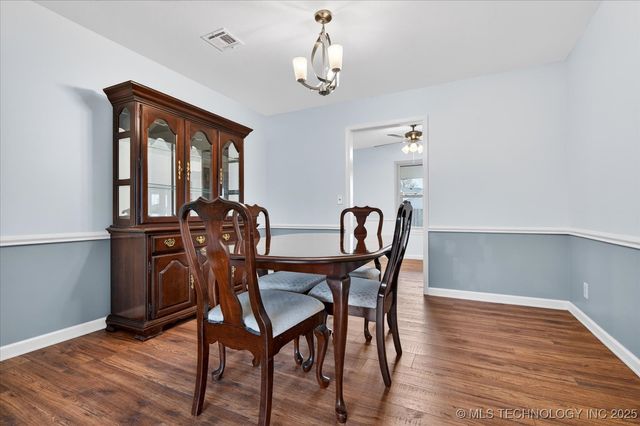 6736 Dorsett Drive, Bartlesville, OK 74006