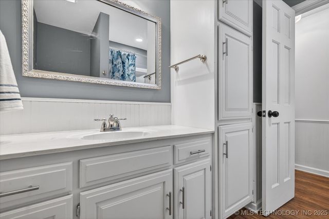 6736 Dorsett Drive, Bartlesville, OK 74006