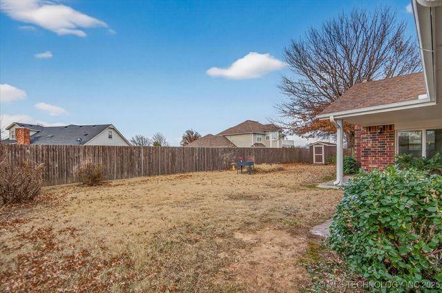 6736 Dorsett Drive, Bartlesville, OK 74006