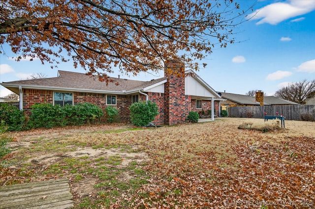 6736 Dorsett Drive, Bartlesville, OK 74006