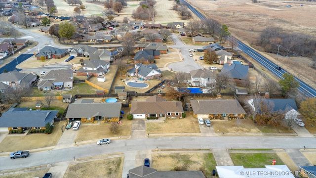 6736 Dorsett Drive, Bartlesville, OK 74006