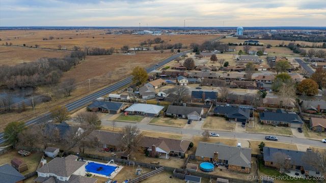 6736 Dorsett Drive, Bartlesville, OK 74006