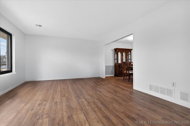 6736 Dorsett Drive, Bartlesville, OK 74006