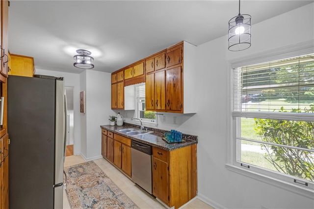 2544 W Laurel Ridge Drive, Decatur, GA 30033
