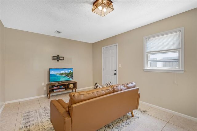 2544 W Laurel Ridge Drive, Decatur, GA 30033