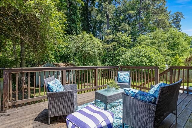 2544 W Laurel Ridge Drive, Decatur, GA 30033