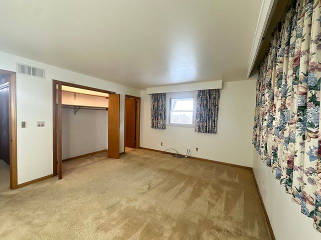 2408 16th Avenue, Sterling, IL 61081