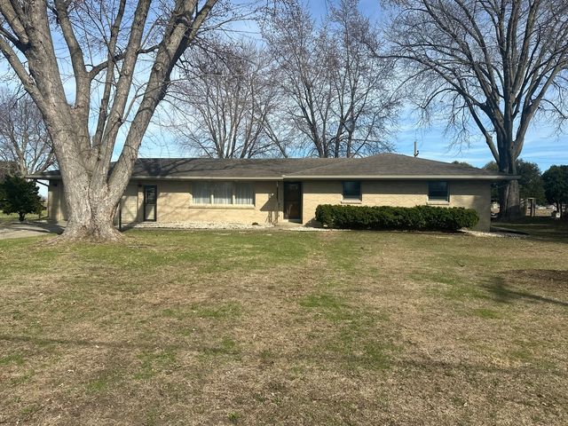 2408 16th Avenue, Sterling, IL 61081