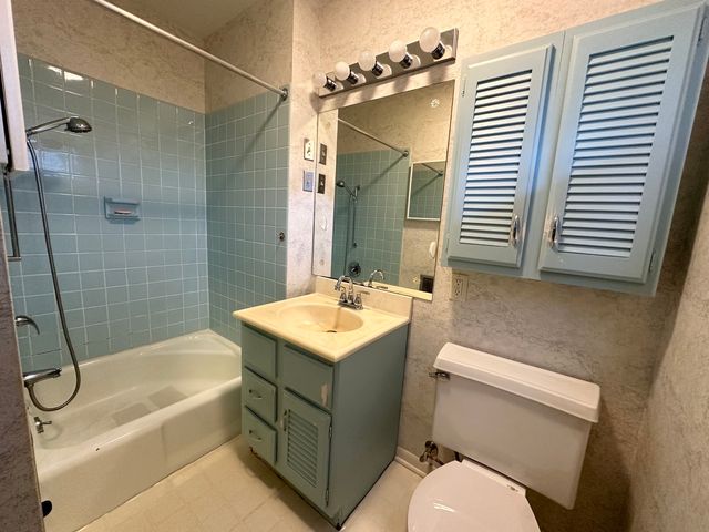 2408 16th Avenue, Sterling, IL 61081