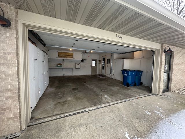 2408 16th Avenue, Sterling, IL 61081