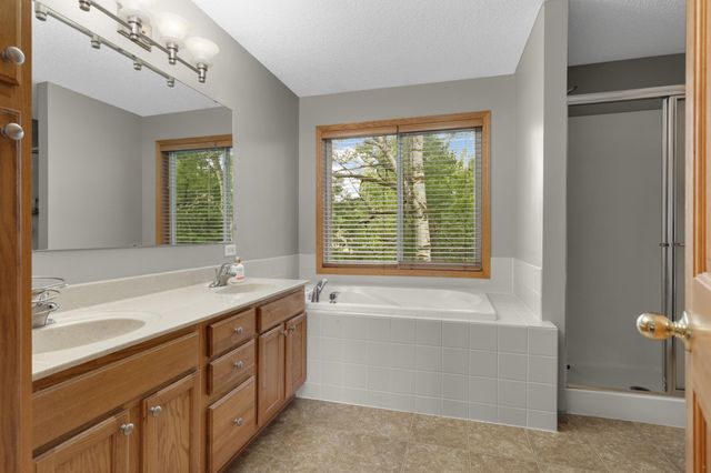 16098 Kennard Court, Lakeville, MN 55044