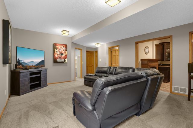 16098 Kennard Court, Lakeville, MN 55044