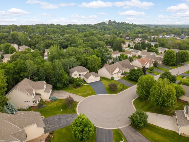 16098 Kennard Court, Lakeville, MN 55044
