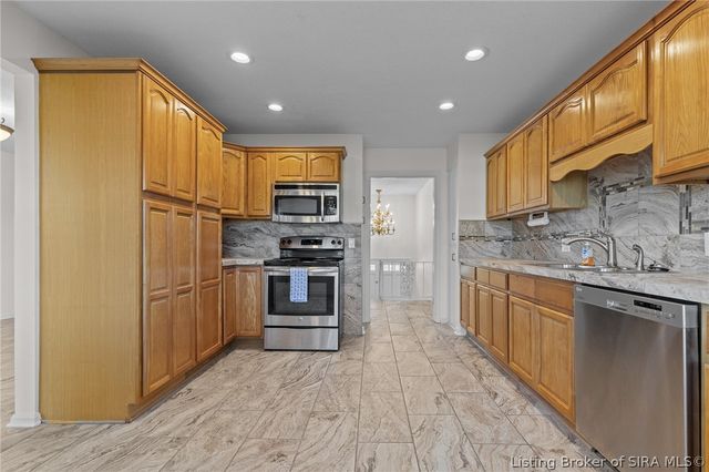 1215 Sportsman Drive, Jeffersonville, IN 47130