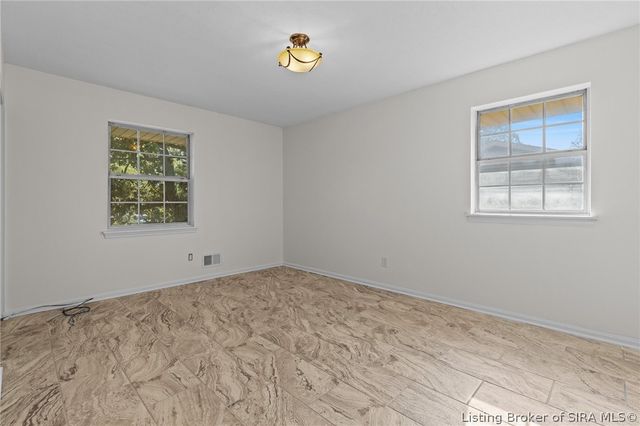 1215 Sportsman Drive, Jeffersonville, IN 47130