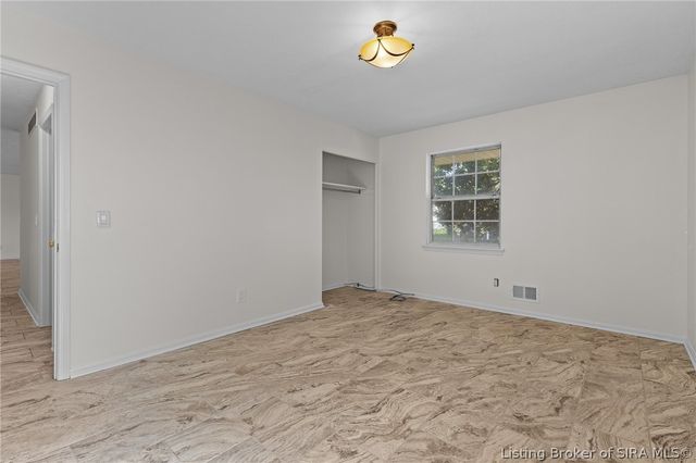 1215 Sportsman Drive, Jeffersonville, IN 47130