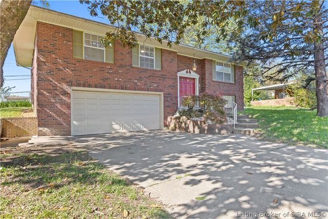 1215 Sportsman Drive, Jeffersonville, IN 47130