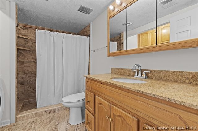 1215 Sportsman Drive, Jeffersonville, IN 47130