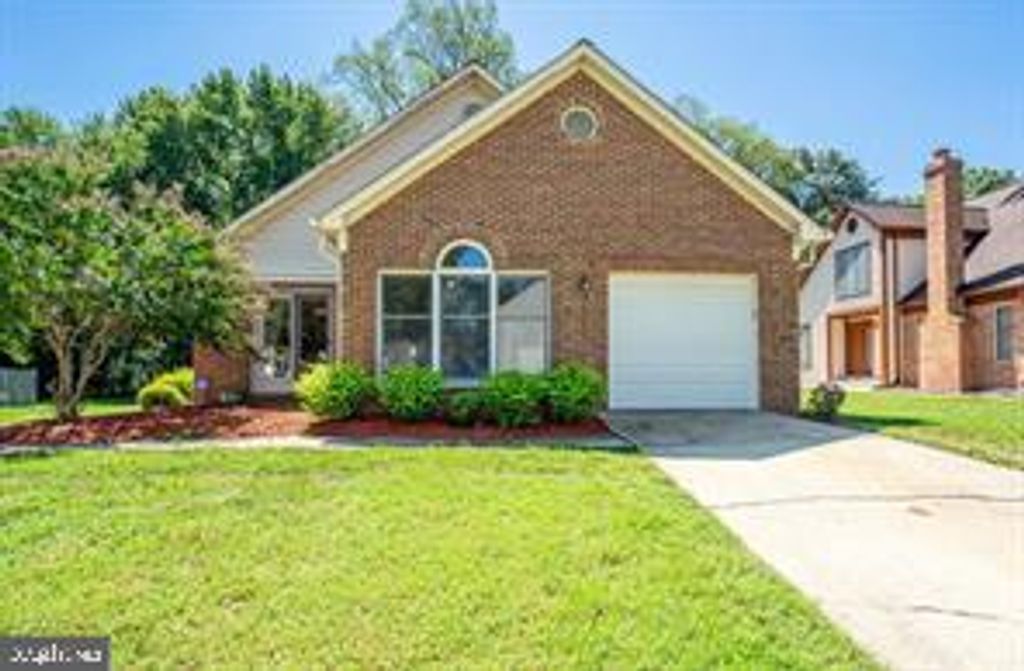 9217 HOBART ST, Springdale, MD 20774