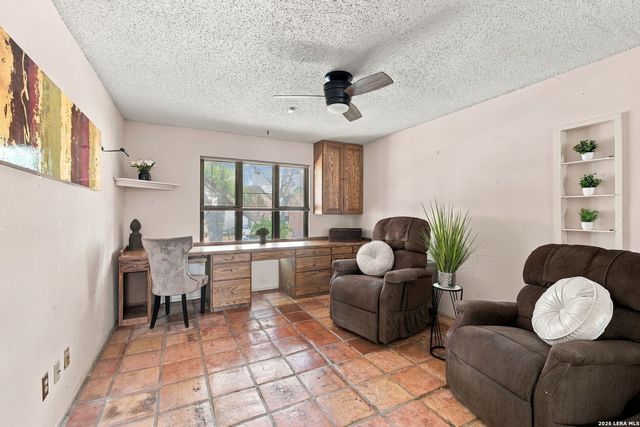 8424 Echo Creek Ln, San Antonio, TX 78240