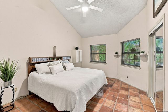 8424 Echo Creek Ln, San Antonio, TX 78240