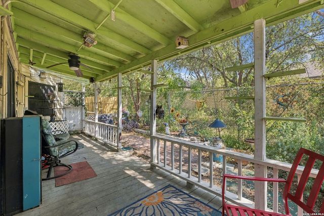 8424 Echo Creek Ln, San Antonio, TX 78240