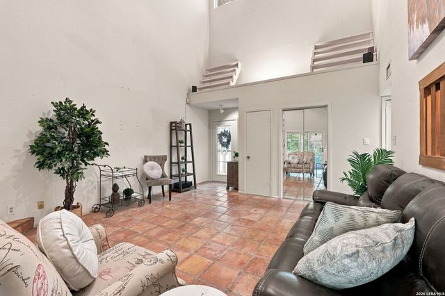 8424 Echo Creek Ln, San Antonio, TX 78240