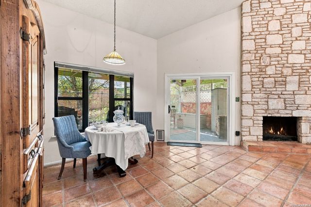 8424 Echo Creek Ln, San Antonio, TX 78240