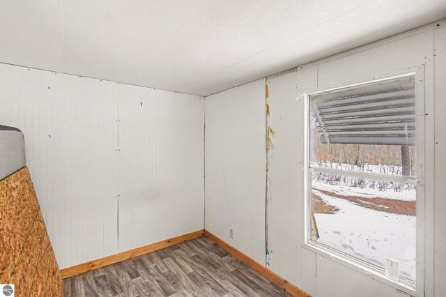 9047 E Oakwood Trail, Reed City, MI 49677