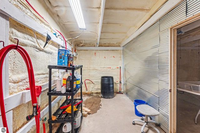 9047 E Oakwood Trail, Reed City, MI 49677