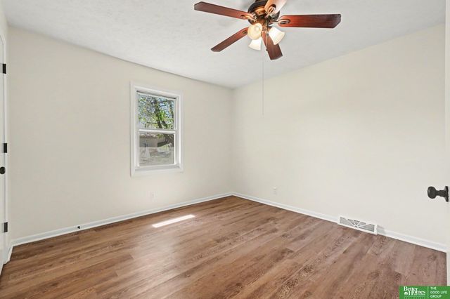 906 Overland Trail, Papillion, NE 68046