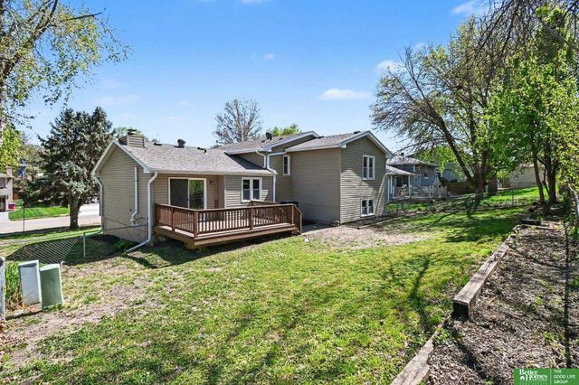 906 Overland Trail, Papillion, NE 68046