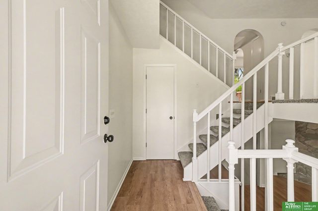 906 Overland Trail, Papillion, NE 68046