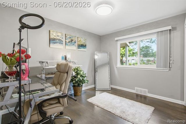 31737 Bella Vista Drive, Farmington, MI 48334