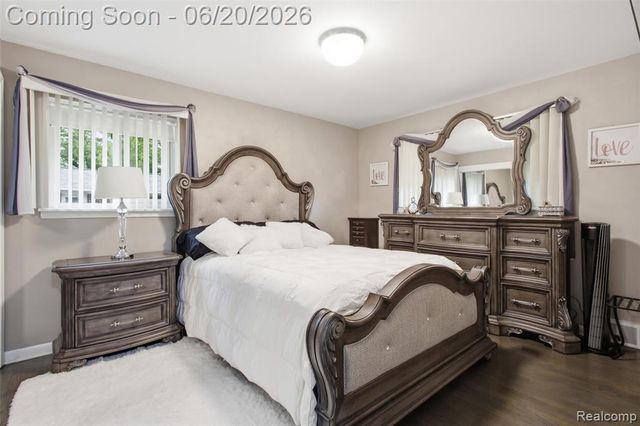31737 Bella Vista Drive, Farmington, MI 48334