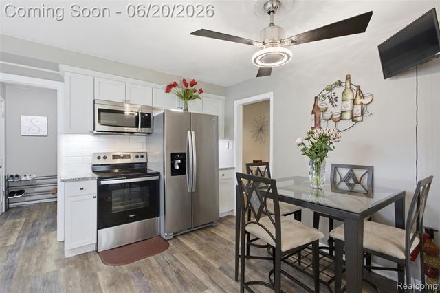 31737 Bella Vista Drive, Farmington, MI 48334
