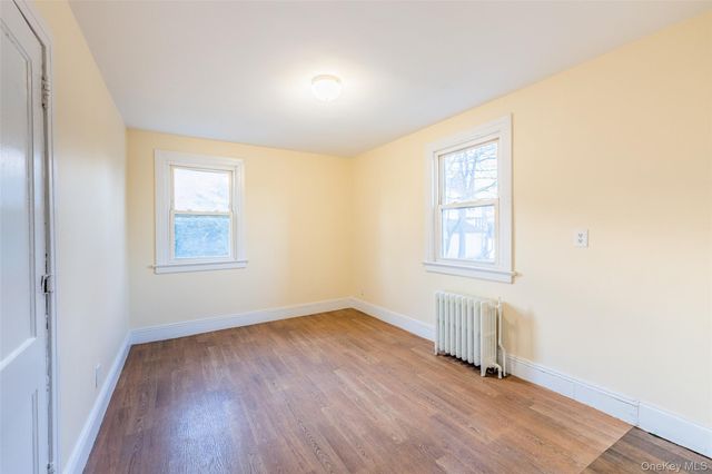 104 Grandview Avenue, Great Neck, NY 11020