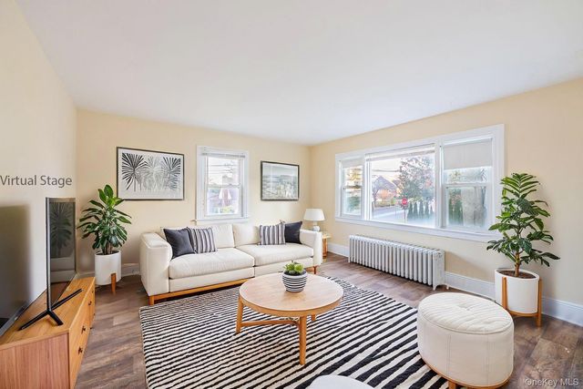 104 Grandview Avenue, Great Neck, NY 11020