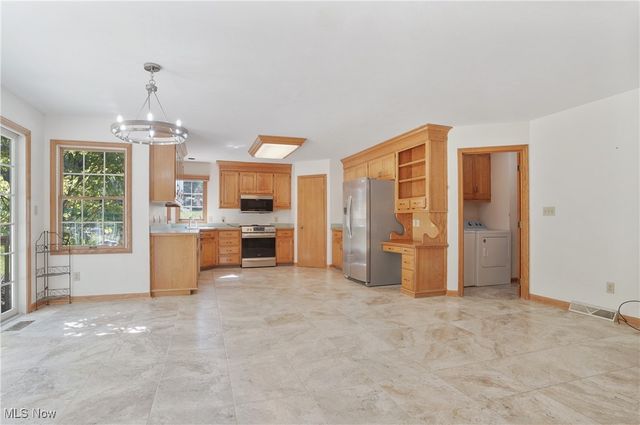 2885 Valley Road, Cuyahoga Falls, OH 44223