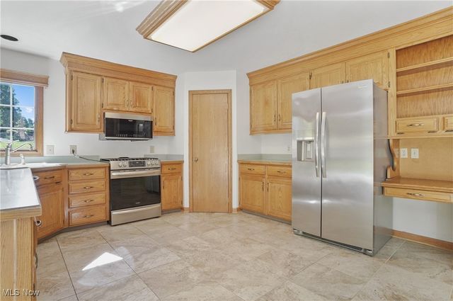 2885 Valley Road, Cuyahoga Falls, OH 44223